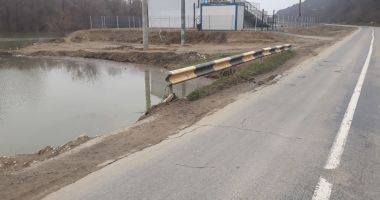 Galerie foto. Dunărea amenință drumurile județene din Constanța! - 4
