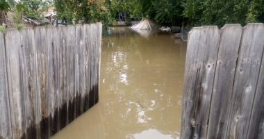Stire din Actualitate : ROMÂNIA, SUB APE! Medicii vor să ajute victimele inundațiilor