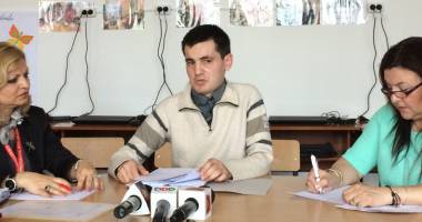 Învățător cu probleme psihice, imposibil de scos de la catedră. Părinții își mută copiii - 3
