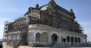 Stire din Eveniment : Mesaje ale deținuților politic, zidite în pereții Cazinoului. Un proiect de ultimă oră
