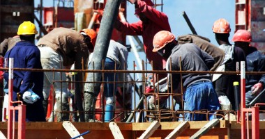 Stire din Economie : Investițiile din economia națională au scăzut cu 7,4%