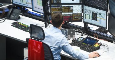 Stire din Economie : Investițiile de pe piața de capital accelerează relansarea economiei