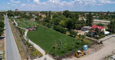 Stire din Politică-Administrație : Investiții cu fonduri europene la Negru Vodă. A fost inaugurat noul parc de 15.000 mp