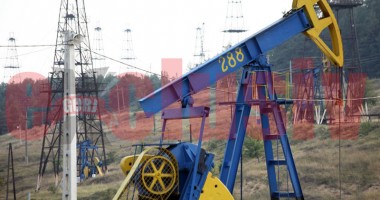 Stire din Economie : Investiții de 10 miliarde de euro după privatizarea Petrom
