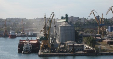 Stire din Economie : Investiții private în porturile Constanța și Midia