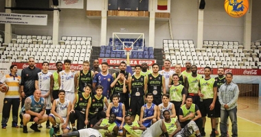 Stire din Sport : Spectacol  sub panou!  BC Athletic, învinsă  de americani,  în ultima secundă
