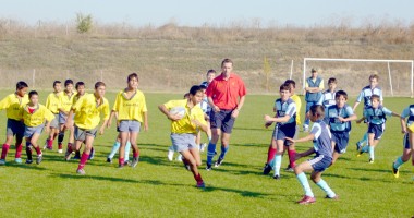 Stire din Sport : În week-end, toată lumea joacă rugby pe litoral!