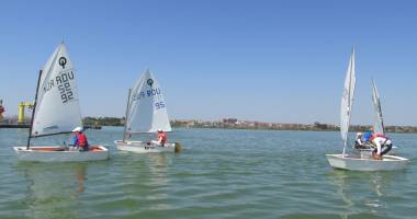 Stire din Sport : În week-end, velierii se confruntă pentru Cupa Mamaia 2015