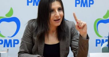 Stire din Politică-Administrație : Ioana Constantin, de la PMP, este de părere că şcolile trebuie redeschise