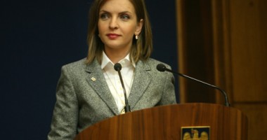 Stire din Politică-Administrație : Guvern: Semnarea de către România a acordului ACTA nu echivalează cu intrarea sa în vigoare