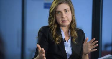 Stire din Politică-Administrație : Ponta o numește din nou pe Ioana Petrescu în poziția de consilier