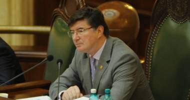 Stire din Politică-Administrație : "Se impune o sesiune extraordinară pentru reexaminarea Codului fiscal"