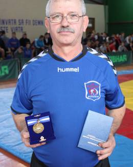 Antrenorul emerit Ioan Giuglea, 40 de ani pe salteaua de lupte. "Am stat mai mult timp lângă copiii din sală, decât lângă proprii copii!" - 2