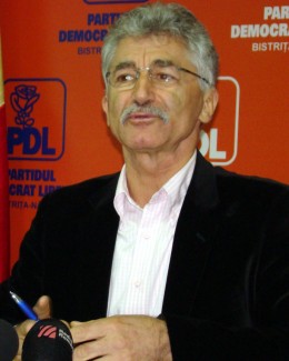 Stire din Politică-Administrație : "Antonescu nu vrea să fie un președinte jucător,  ci un obiect de decor"