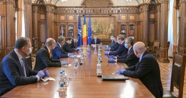 Stire din Politică-Administrație : Klaus Iohannis a chemat mediul de afaceri la discuții despre relansarea economică