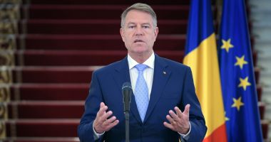 Stire din Politică-Administrație : Klaus Iohannis a decorat mai multe organizații și fundații cu ocazia Zilei Internaționale a Copilului