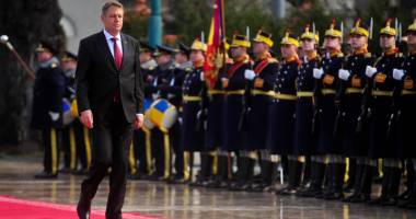 Stire din Politică-Administrație : Klaus Iohannis, noul președinte al României. Băsescu a plecat de la Cotroceni