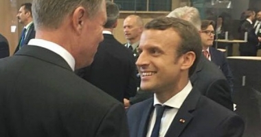 Stire din Politică-Administrație : Klaus Iohannis se întâlnește cu Emmanuel Macron