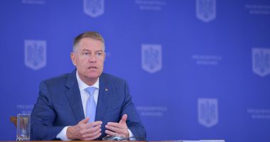 Stire din Politică-Administrație : Președintele României a promulgat legea privind măsurile fiscale. Mai multe taxe urmează să crească