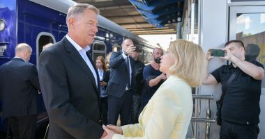 Stire din Politică-Administrație : FOTO. Preşedintele Klaus Iohannis a ajuns la Kiev