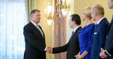 Stire din Politică-Administrație : CONSULTĂRI LA COTROCENI. PNL și USR vor alegeri anticipate
