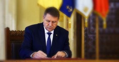 Stire din Politică-Administrație : Iohannis a promulgat legea care interzice exportul de buștean timp de 10 ani