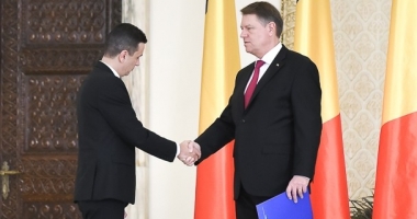 Stire din Politică-Administrație : Klaus Iohannis, după întâlnirea cu premierul Grindeanu: Sunt îngrijorat, se prevăd cheltuieli prea mari în buget