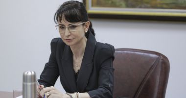 Stire din Politică-Administrație : Klaus Iohannis a semnat decretul de pensionare la 49 de ani a fostei șefe a DIICOT, Giorgiana Hosu