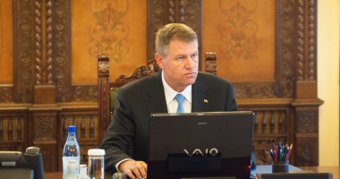 Stire din Politică-Administrație : A început ședința CSAT
