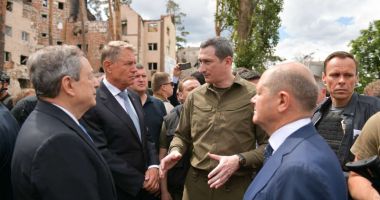 Preşedintele Klaus Iohannis a vizitat Irpin: Nu există cuvinte pentru a descrie distrugerile cumplite văzute astăzi