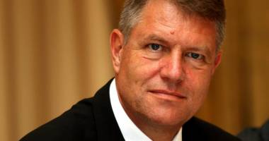 Stire din Politică-Administrație : Iohannis solicită reexaminarea legii privind suma alocată parlamentarilor