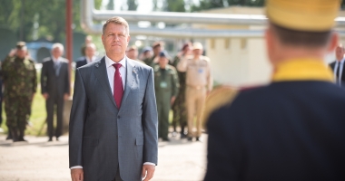Stire din Politică-Administrație : Ce spune Iohannis despre relațiile cu NATO