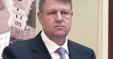 Stire din Politică-Administrație : Iohannis solicită reexaminarea legii privind suma alocată parlamentarilor