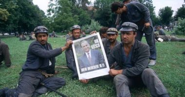 Stire din Eveniment : Ion Iliescu, pus sub acuzare în dosarul Mineriadei
