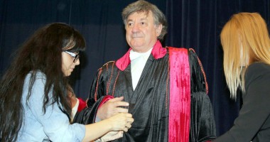 Stire din Cultură-Educație : Dănuț Epure a decernat primul titlu Doctor Honoris Causa lui Ion Caramitru