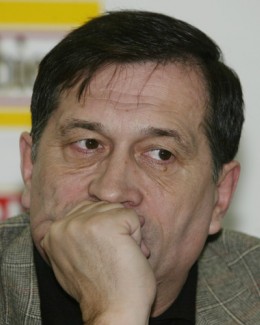 Stire din Sport : Fotbal / Ion Crăciunescu a fost demis din funcția de președinte al CCA