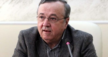Stire din Cultură-Educație : Ion Cristoiu, despre jurnaliștii constănțeni: "Stați bine cu calomnia"