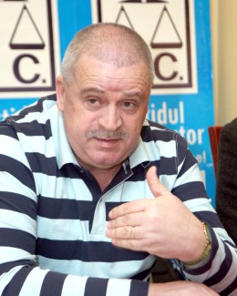 Stire din Politică-Administrație : "Dacă USL merge pe mâna lui Tusac, candidez și eu"