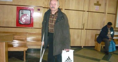 Stire din Eveniment : La 77 de ani, bolnav de cancer, înfundă pușcăria pentru inginerii financiare