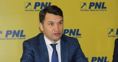 Stire din Politică-Administrație : "PNL cere respingerea OUG privind traseismul politic"