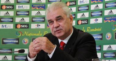 Stire din Sport : "Generalul" Iordănescu a convocat 20 de stranieri la națională