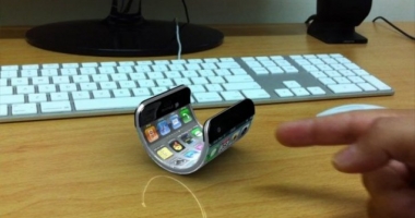 Stire din Tehnologie : Apple va lansa un iPhone pliabil