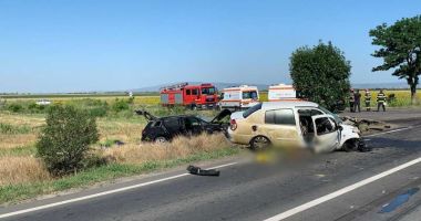 Stire din Eveniment : CARNAGIU PE ȘOSEA! Două persoane au murit și alte două sunt rănite, în urma unui grav accident rutier