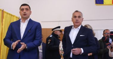 Stire din Eveniment : Reacția Poliţiei, după ce un agent le-a întrerupt declarațiile lui Simion și Georgescu