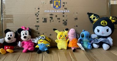 Stire din Eveniment : Poliţiştii din Constanţa verifică un container cu mărfuri care ar putea fi contrafăcute