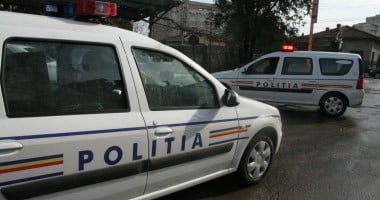 Stire din Eveniment : Sute de metri de cablu electric, furați de pe o barjă