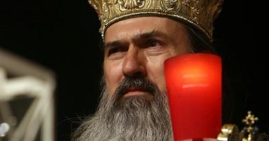 Stire din Cultură-Educație : Arhiepiscopul Tomisului invitat de Înaltpreasfințitului Pimen