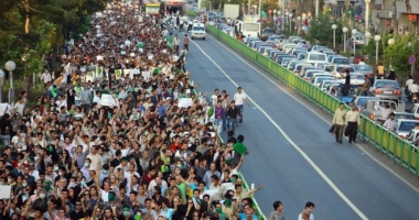 Ample demonstrații antiguvernamentale în Iran