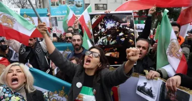 Stire din Actualitate : Iranul anunță o creștere cu 60% a salariului minim