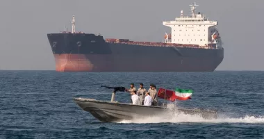 Stire din Actualitate : Iranul a autorizat trecerea navelor cu bunuri esențiale către porturile sale prin strâmtoarea Ormuz